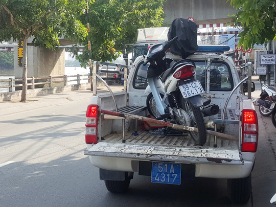 5 nghi can đâm chết 2 người ở cầu Tân Thuận ra đầu thú