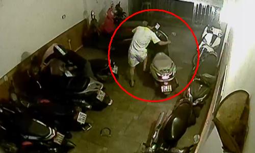 Camera quan sát ghi hình 2 kẻ trộm liều lĩnh