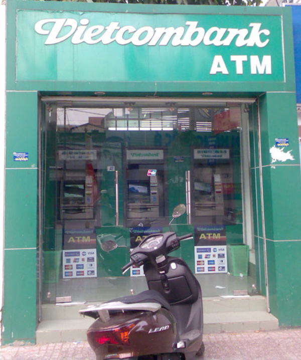 Bắt kẻ trộm nhờ camera tại trụ thẻ ATM