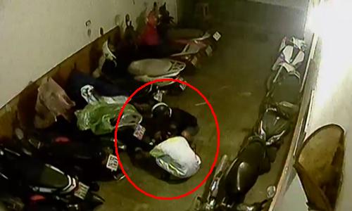 Camera quan sát ghi hình 2 kẻ trộm liều lĩnh