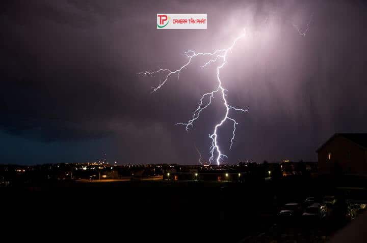 Cách tốt nhất để bảo vệ camera an ninh khỏi sét đánh 2 cach bao ve camera khoi bi set danh