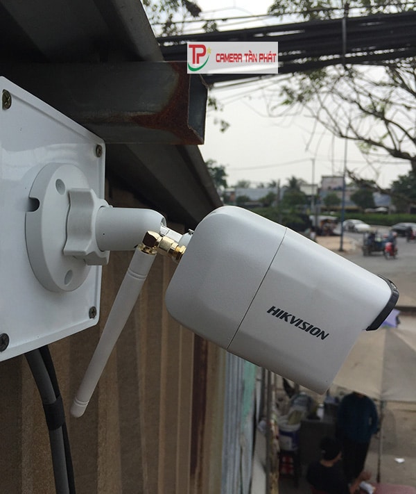 Nên dùng camera dùng pin hay dùng nguồn trực tiếp? 4 camera wifi ngoai troi